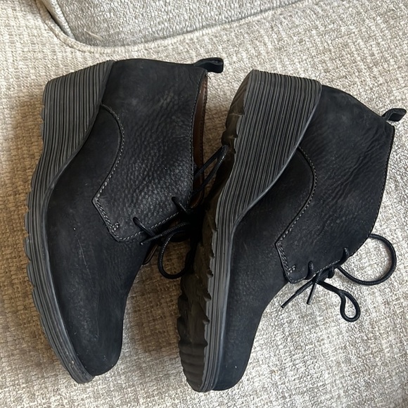 Dansko Cadee Lace Up Wedge Bootie Black Leather Women size 38 US 7.5-8 - Picture 4 of 9